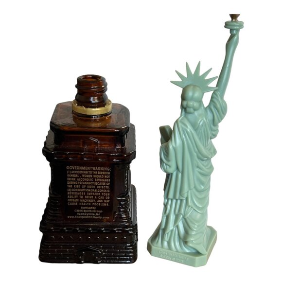 Figure- Statue of Liberty on the Cover of An Empty American Cream Liqueur Bottle - Picture 12 of 13